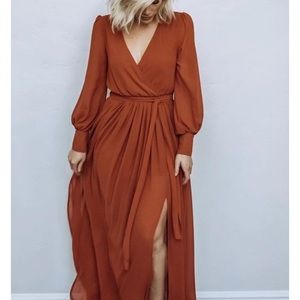 VNECK LONG SLEEVES BELTED MAXI DRESS IN RUST